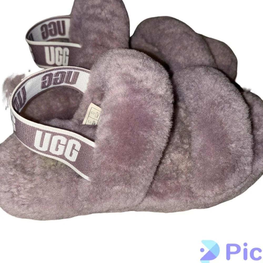 Girls UGG slippers SIZE 1 (little girl)